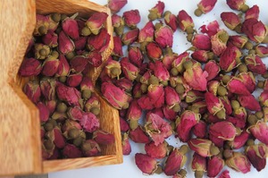 Usine au Vietnam fournissant des roses séchées pour les commandes d'exportation, garantissant des roses séchées propres et cohérentes - Product Image 6