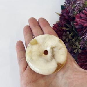 Colgante de Ámbar Báltico Amarillo y Blanco en Forma de Donut, Collar de Ámbar Natural Circular - Product Image 2