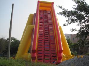 Tobogán Acuático Inflable Gigante de PVC de 50 Metros para Niños, Diversión Acuática al Aire Libre para Centros Comerciales, Uso Comercial y en Complejos Turísticos - Product Image 4