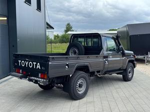 VENTAS RÁPIDAS DE TOYOTA LAND-CRUISER USADO CON TRANSMISIÓN AUTOMÁTICA, COLOR GRIS - Product Image 4