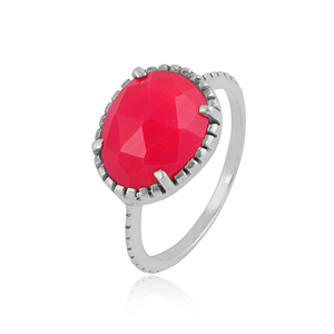 Impresionante anillo de plata Stirling 925 con forma ovalada de rubí teñido - Product Image 1