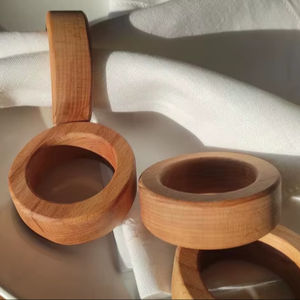 Rond de serviette en bois, ronds de serviette en bois, porte-serviettes en bois naturel, ronds de serviette en bois faits à la main - Product Image 1