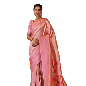 ผ้าซาหรีเนื้อผ้าแจ็คการ์ดเนื้อนุ่ม พิมพ์ลายดิจิทัล งานหนัก พร้อมชุดเสื้อสำหรับขายส่ง - Product Image 1