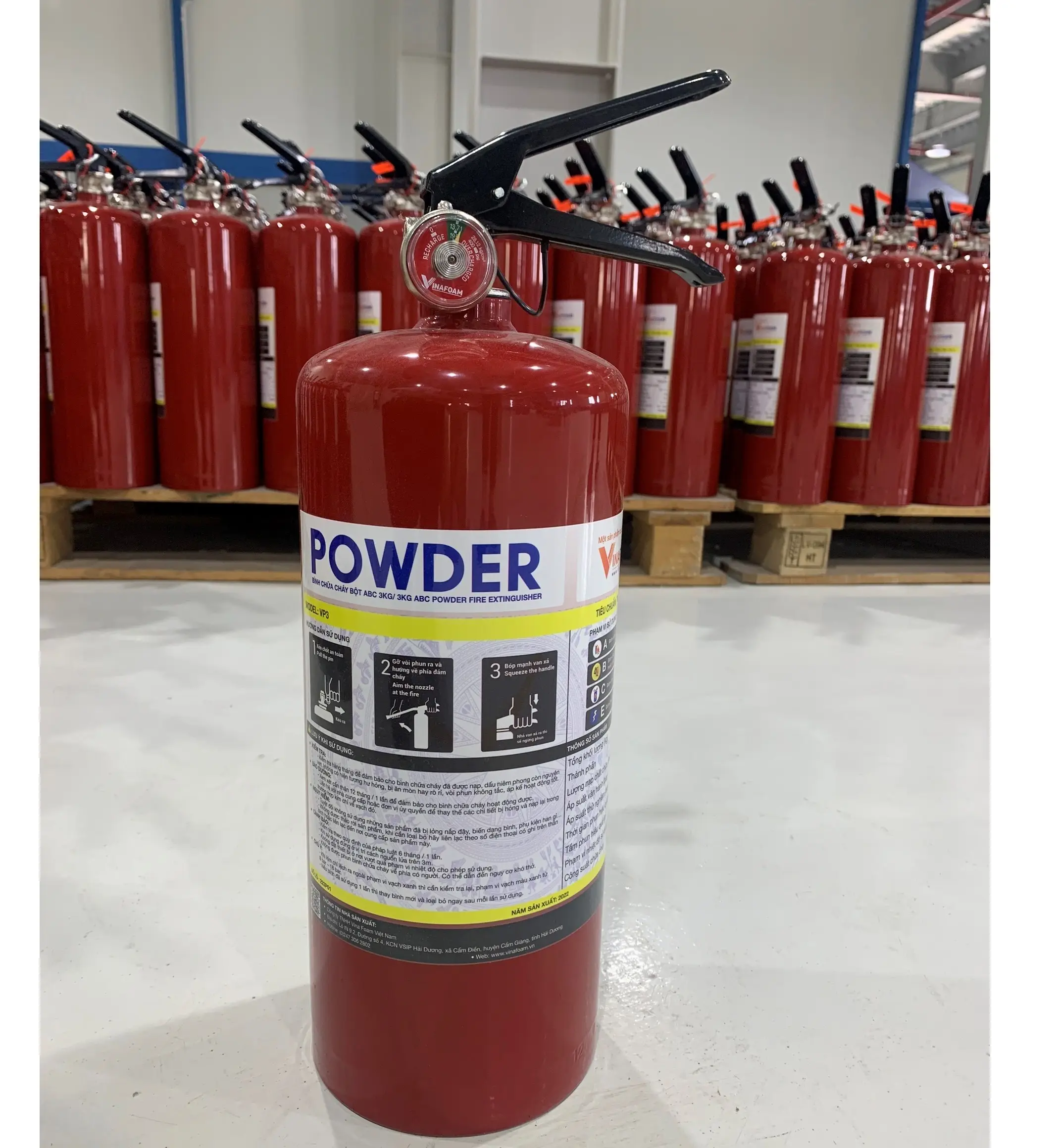 Fire extinguisher 3kg 85% ABC Dry Powder Extinguisher for multiple purposes of fire distinguish From Vinafoam Vietnam BS EN3