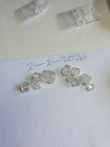 Diamantes en bruto de primera calidad de Botsuana disponibles. También ofrecemos pepitas y barras de oro de Mozambique, 24 quilates, 98% de pureza. Suministro directo. - Product Image 2