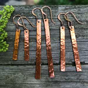 Boucle d'oreille en cuivre de style indien avec finition antique créée pour les occasions spéciales comme les mariages et les fêtes - Product Image 5