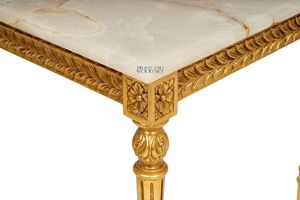Mesa Auxiliar Cuadrada de Lujo con Tapa de Mármol Verde y Marco Calado Tallado a Mano en Oro para Decoración Clásica de Esquinas - Product Image 3
