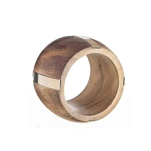 Anneaux de serviette en laiton et bois faits à la main en forme d'animal mignon 6 pièces pour décor de table pour Noël Thanksgiving autres fêtes - Product Image 1