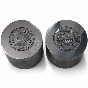 SAT Jewelry - Matrices de Conformación de Monedas Personalizadas de Oro y Plata, con Formas Romanas y Bien Definidas, con Doble Pulido, Nueva York, Malasia - Product Image 1