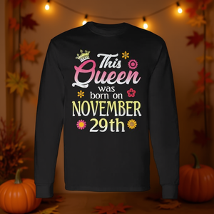 Questa T-shirt a maniche lunghe con fiore del 29 novembre stampato sul titolo 'Birthday Flower' è ispirata alla regina. - Product Image 3