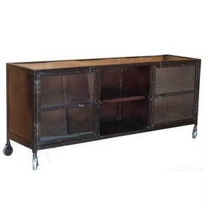 Meuble TV indien fait à la main à 2 portes en verre, roues de design industriel en métal de haute qualité pour la décoration de la maison, du salon et de la chambre à coucher - Product Image 2