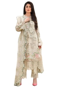 Robe de luxe en mousseline de soie brodée Salwar Kameez avec pierres lourdes, Collection de mariage de luxe, vente populaire, 2023 - Product Image 1