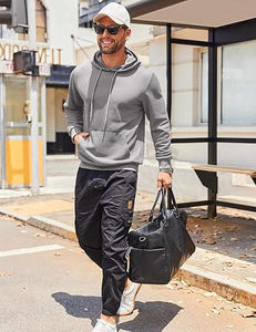 Sudadera con capucha de algodón 100% térmica estampada con estilo para un aspecto primaveral único - Product Image 2