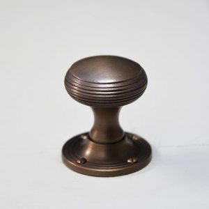 Perillas de mortaja con tornillos visibles para puertas de armarios que mejoran la cocina, tocador, muebles de hotel o apartamento para villas - Product Image 1