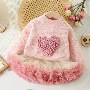 Conjunto de 2 Piezas: Suéter de Lana con Diseño de Corazón en 3D y Falda de Tul - Product Image 5