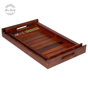 Elegante bandeja redonda de madera para servir hecha a mano y elegante con asas de metal negro desechable para una fácil decoración y servicio del hogar - Product Image 4