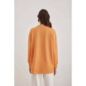 Chemisier en tricot Orange Cocoon Emblem avec fermeture éclair et décoration florale - Product Image 6