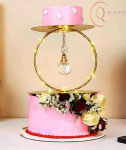 Elegante Soporte para Pastel de Metal con Acabado Liso, Agrega Encanto a la Presentación del Pastel - Product Image 1