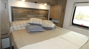 Nouveau Winnebago S-u-n-s-t-a-r 31B 2025 prêt à la vente - Product Image 2