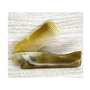 Herramienta hecha a mano duradera ecológica hecha a mano con acabado pulido de cuerno ideal para el cuidado diario del cabello y el uso de la barba - Product Image 3