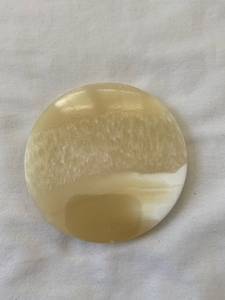 Posavasos de Alabastro Egipcio Hecho a Mano con Reverso de Terciopelo, Posavasos Hexagonal Redondo de 3.5 Pulgadas para Bebidas - Product Image 4