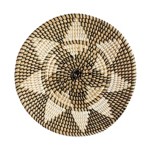 Guirlandes de jasmin blanc Art mural en jute avec pompon Décoration de patio extérieur pour Diwali Mariages indiens - Product Image 1