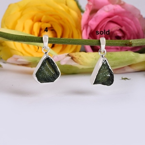 Colgante de piedra de moldavita de piedras naturales, colgante de Plata de Ley 925 de oro amarillo, joyería hecha a mano, regalo para ella, joyería al por mayor - Product Image 5