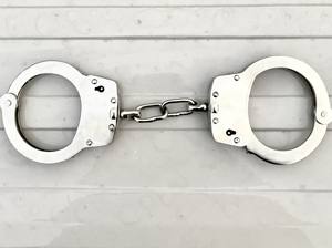 Muñequeras de Acero Resistentes ajustables de estilo antiguo Esposas de doble bloqueo con 2 llaves Artesanía de metal - Product Image 3