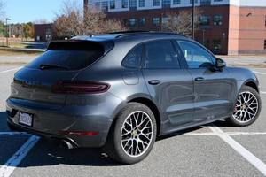 Offre exceptionnelle Nouveau 2017 Poo-rscc-he Macann GTS Premium SUV compact de luxe foncé avec caméra arrière Conçu pour des performances dynamiques et un confort optimal - Product Image 2