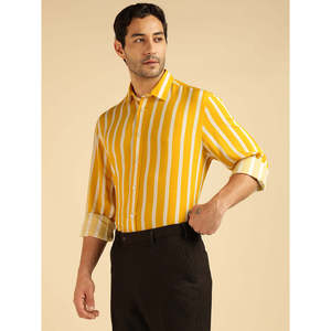 อามานุชเสื้อเชิ้ตทางการลายทางสีเหลืองสำหรับผู้ชาย ปกพับได้ แขนสามส่วน ผ้าระบายอากาศสำหรับฤดูร้อน สวมใส่สบาย - Product Image 3