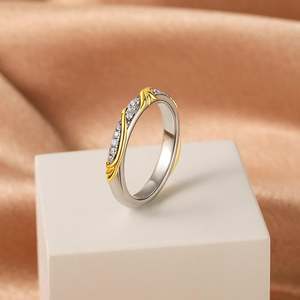 Bague de mariage géométrique bicolore en feuille d'or Jeulia - Bijoux fins certifiés IGI - Product Image 4