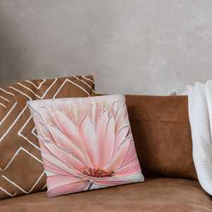 Coussin imprimé moderne de luxe à fleurs roses - Accent confortable pour lit, 18"x18" - 45x45 cm - Product Image 2