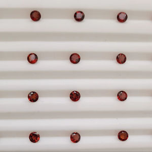 Granate Rojo Natural de 2.25 mm, Corte Brillante Redondo, Piedra Preciosa Suelta de la Mejor Calidad para la Fabricación de Joyas - Product Image 6