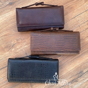 กระเป๋าใส่บัตรเครดิตยาวสีน้ำตาลสำหรับผู้หญิงหนังแท้ลายหนังจระเข้แฟชั่นออกแบบได้ตามต้องการพร้อมที่จับกระเป๋าคลัทช์โทรศัพท์สุดหรู - Product Image 1