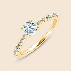 Bague en or massif 14 carats avec micro-diamants et diamant de laboratoire rond de 0,3 carat F-VS, modèle Vaulted Arch Round Cross, produit authentique. - Product Image 3