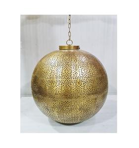 Lanterne suspendue décorative en fer de conception unique avec lanterne en verre de taille personnalisée de la meilleure qualité de l'Inde - Product Image 6