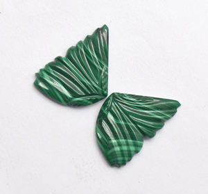 Tallado de cristal de mariposa de malaquita: 25X15mm Par de mariposas talladas a mano de malaquita natural sin tratar Tallas de piedras preciosas de 27,45 CT - Product Image 6