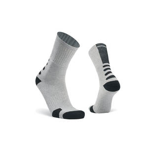 Hot New Custom Polyester Hommes Chaussettes De Sport Haute Qualité À Séchage Rapide Respirant En Plein Air Avec Logo Nouvelle Mode Hommes Chaussettes - Product Image 2