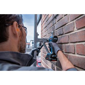 Atornillador de Impacto ProCORE de 4.0Ah y 18V con Módulo Bluetooth, Torque de Arranque de 330 Nm, Torque Máximo de 560 Nm, 2 Baterías y Cargador - Product Image 3