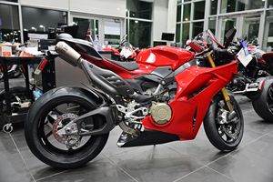 Ventes aux enchères 2025 – Nouvelles motos Panigale V4 S avec une puissance de 1001-2000W et une vitesse maximale de >80 km/h – Acompte - Product Image 2