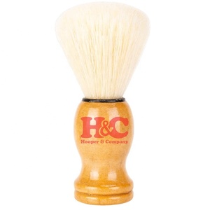 Pinceau à raser Hooper and Company pour homme en poils de blaireau Silvertip avec manche en bois - Usage professionnel, options personnalisables - Product Image 4