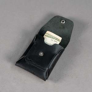 Non. Portefeuille cousu à la main (Superbe cuir de vachette pleine fleur noir, capacité de 12 à 15 cartes) - Product Image 5