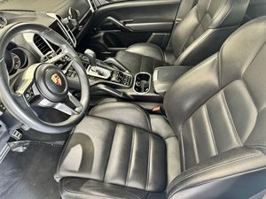 Porsche Cayenne Turbo propre de 2015 - Product Image 4