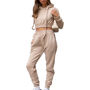 Survêtement court personnalisé pour femmes Vêtements de détente deux pièces avec impression personnalisée Survêtement de sport confortable pour le quotidien - Product Image 1