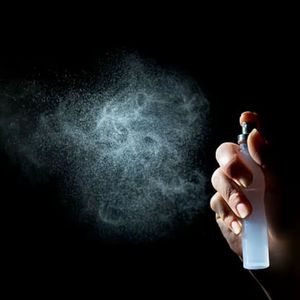 Parfum de haute qualité en vaporisateur, format voyage, longue tenue, senteur boisée et rose fraîche, parfum de créateur, parfum personnalisé, fournisseur en gros, OEM - Product Image 4