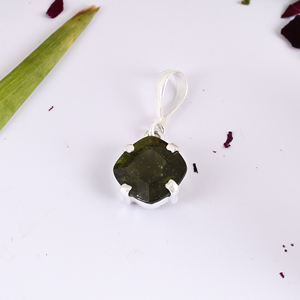 Exclusivo Colgante de Moldavita Hecho a Mano en Plata de Ley 925, Joyería Moderna Unisex, Regalo de Boda - Product Image 6