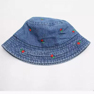 Chapeau seau blanc personnalisé à motif imprimé partout Chapeau seau personnalisé uni réversible sublimé - Product Image 1
