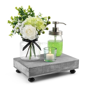 Plateau en bois de la meilleure qualité de couleur marron riche avec une forme ronde élégante et une finition lisse, idéal pour servir et exposer des articles - Product Image 3