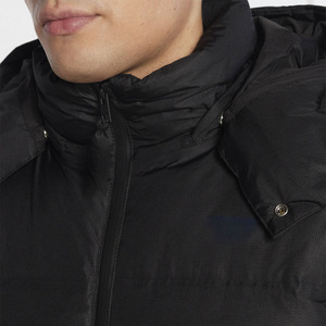 Conçue pour le froid, cette doudoune isotherme offre un maximum de chaleur avec une touche élégante et légère. - Product Image 3