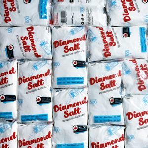 Diamond Salt 500g Sal de mesa refinada ISO 9001 y polvo certificado Halal Forma Bolsa de alta pureza Logotipo personalizado Precios al por mayor - Product Image 4